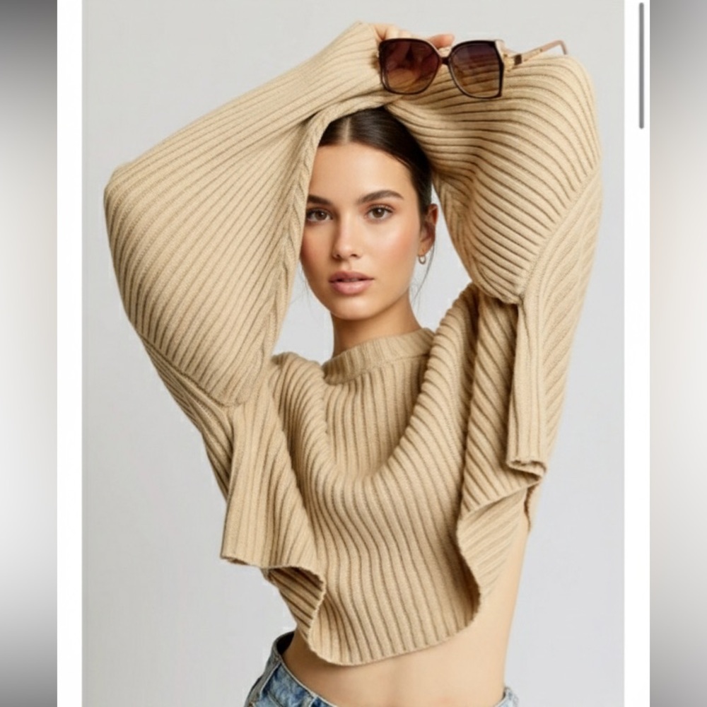 LBLC The Label Telo Sweater Oatmeal
size M in very good condition Oversize crop